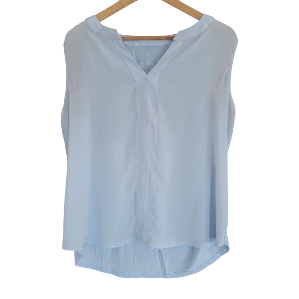 New York & Company Top Womens Size Large L Light Blue V-Neck Sleeveless